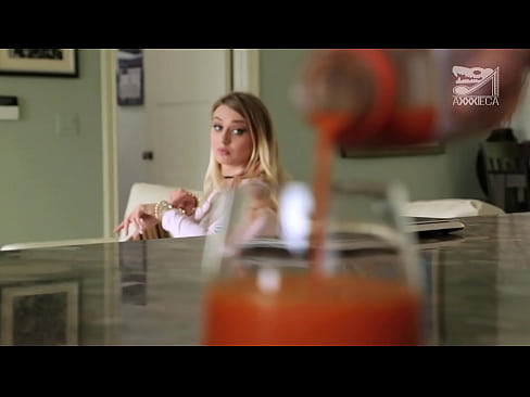 ❤️ הייס מיידל מיט גרויס טיץ און ענג לאָך געץ האָן פון לוזער, אָבער זייער שווער ❤❌ סופּער סעקס ביי אונדז ﹏